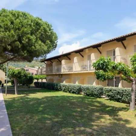 Hotel-restaurant Marina Di Lava - Grand Ajaccio 호텔 아피에토