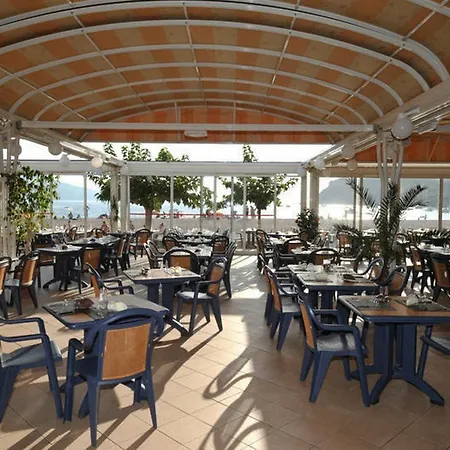 Hotel-restaurant Marina Di Lava - Grand Ajaccio فندق 3*