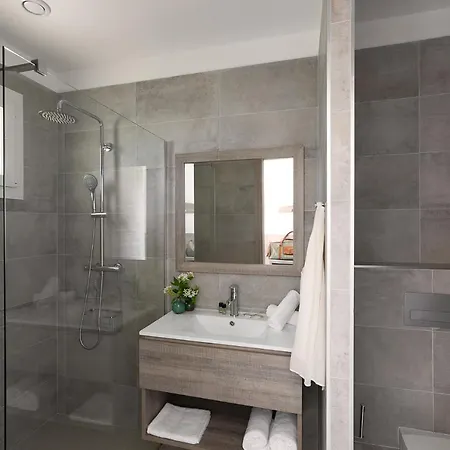 Hotel-restaurant Marina Di Lava - Grand Ajaccio Hotel 3*