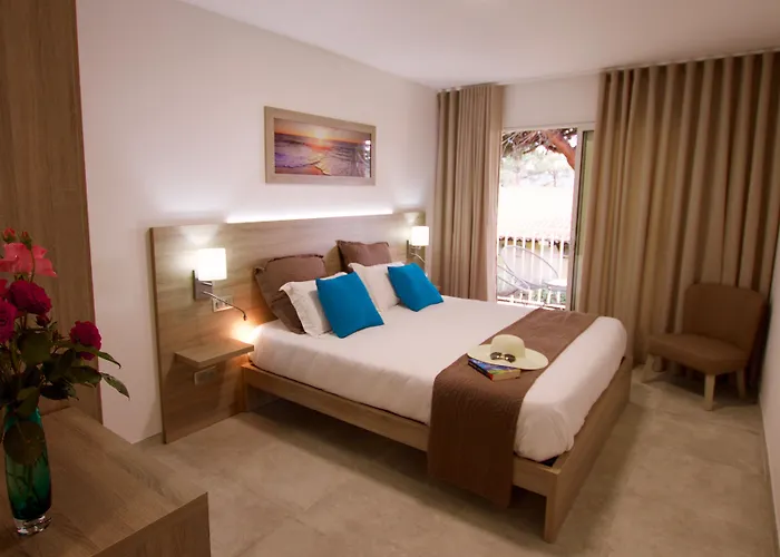 Ξενοδοχείο Hotel-restaurant Marina Di Lava - Grand Ajaccio Appietto