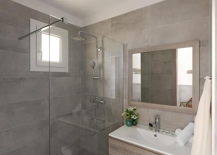 Hotel-restaurant Marina Di Lava - Grand Ajaccio Hotel Appietto